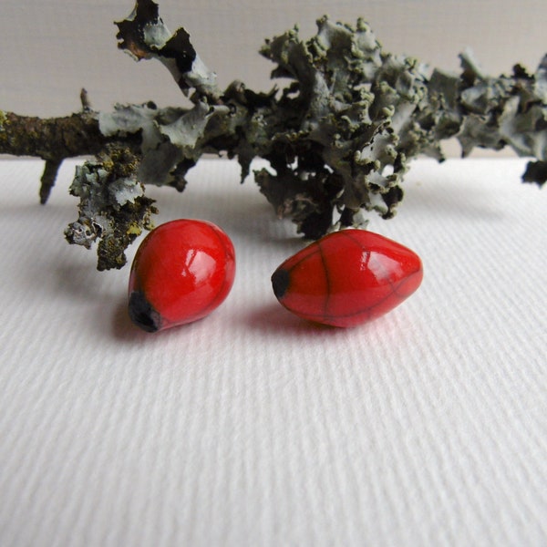 PERLES ROUGE RAKU  2 perles en ceramique artisanale