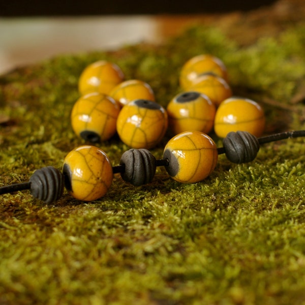 Perles céramique artisanales rondes émail jaune soleil, fourniture pour fabrication bijou par lot de 2 perles.