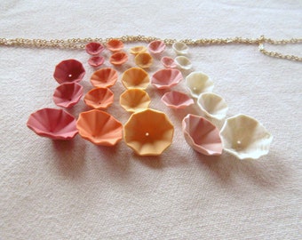 FINES PERLES PORCELAINE 25 corolles de 5 couleurs, kit pour bijou ensemble de perles artisanales élégantes