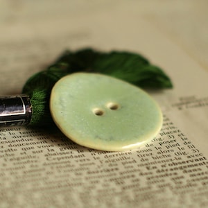 Porzellan-Taste, Taste, Nähen, große runde Taste oder fast, weichen grünen Emaille, Nähen, Nadelarbeit, Zubehör Couture, 4,2 cm