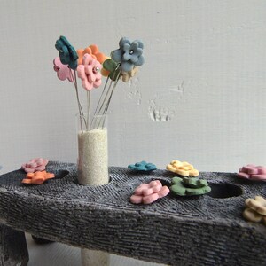Bouquet De Petites Fleurs Blanches Bouquet De Petite Fleur Blanche Bouquet De Petite Fleur Blanche 95279657