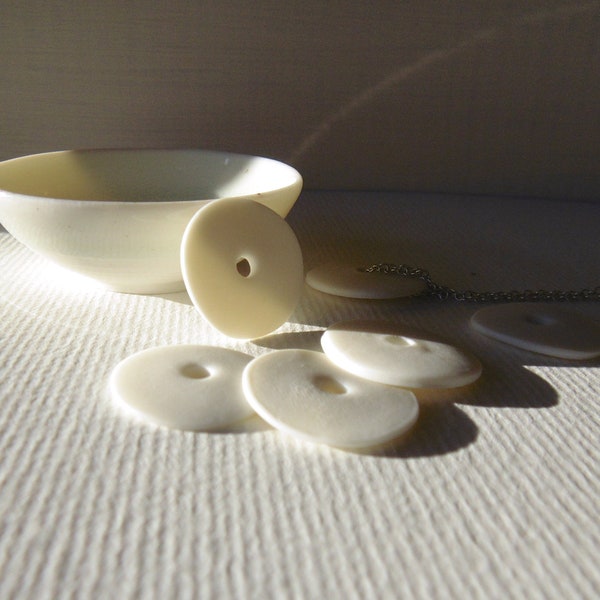 Perles rondes en porcelaine blanche