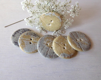 BOUTONS BEIGE en porcelaine création en atelier céramique