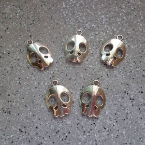 20 mm 4558550036490 pink 5pc skull skull beads