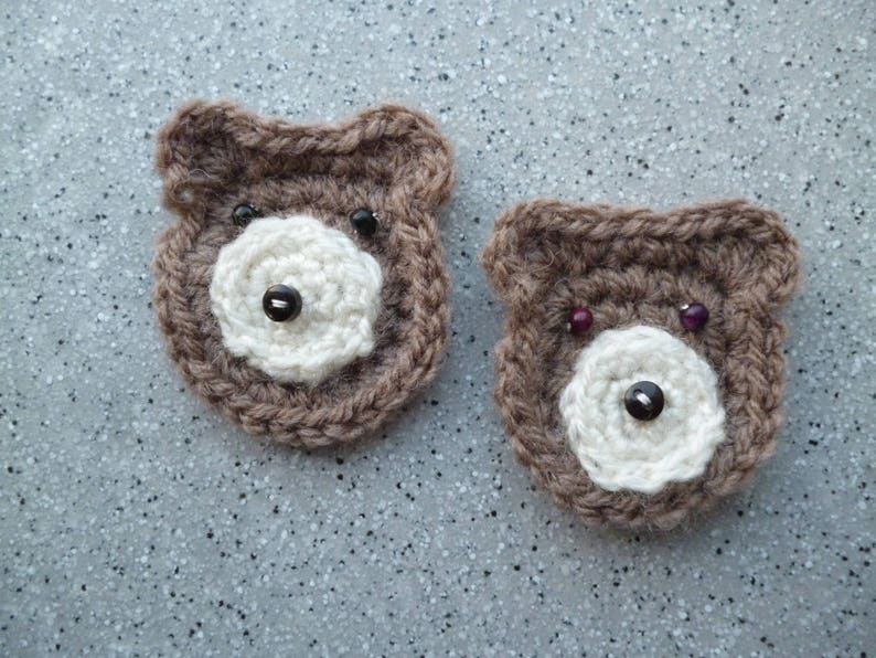 Lot de 2 ours au crochet réalisés à la main de couleur marron et écru image 1