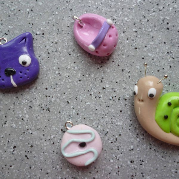 Lot fimo escargot,  crocs, chien, donuts réalisés à la main sans moule