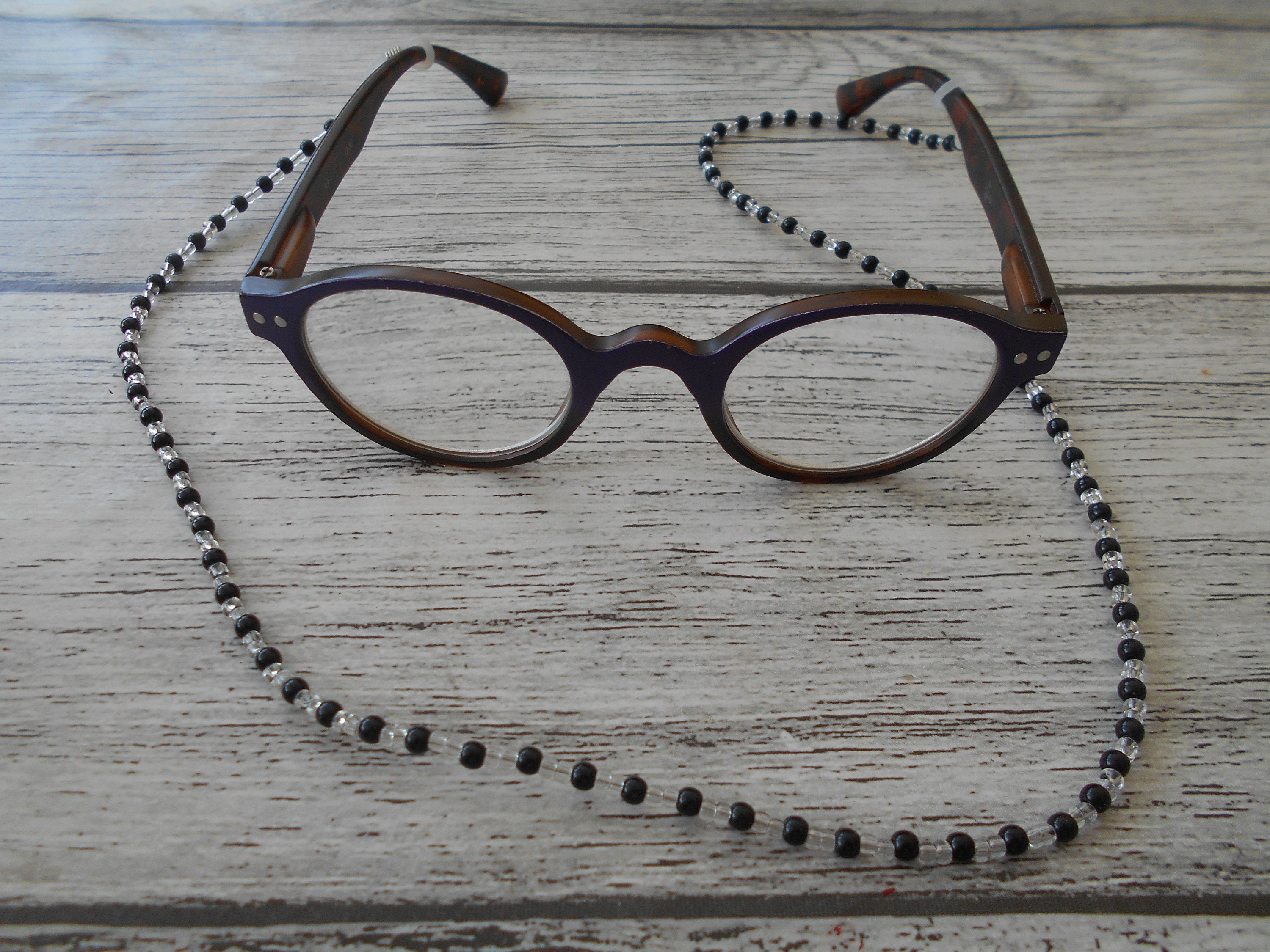 Collier porte-lunettes cuir tannage végétal Eve avec mousqueton