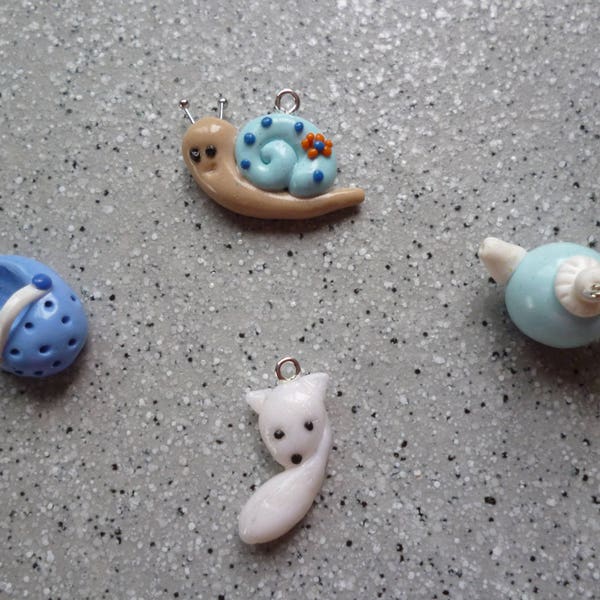 Lot fimo escargot, théière, crocs, chien réalisés à la main sans moule