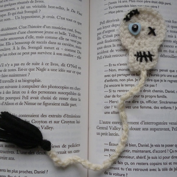 Marque page tête de mort réalisé à la main au crochet, marque page au crochet, marque page fantaisie en laine, skull,  fait main