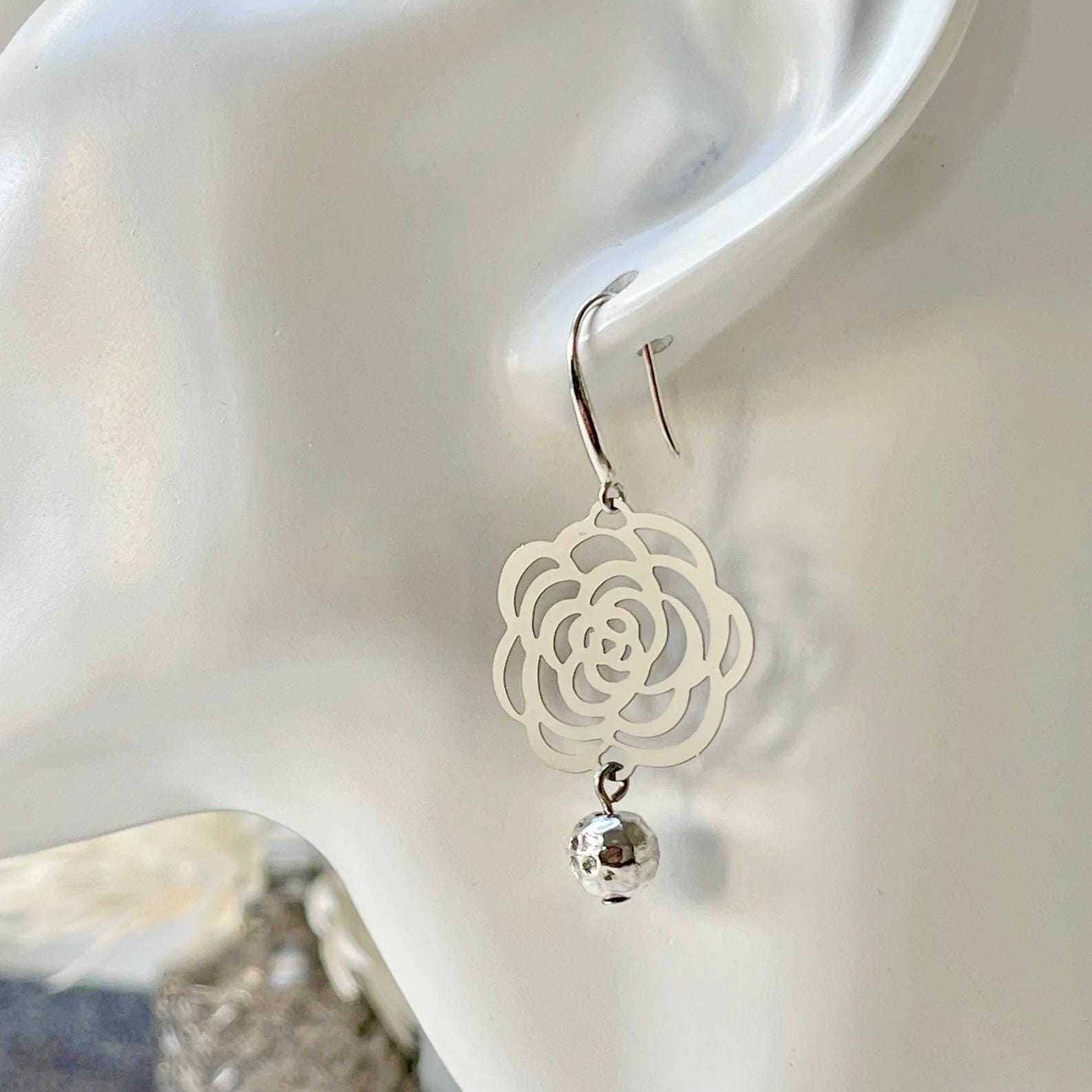 Boucles D'Oreilles Clous Pendentif Camélia - Argent 925 Massif - Sans Nickel - Marque Petugons - Neuf