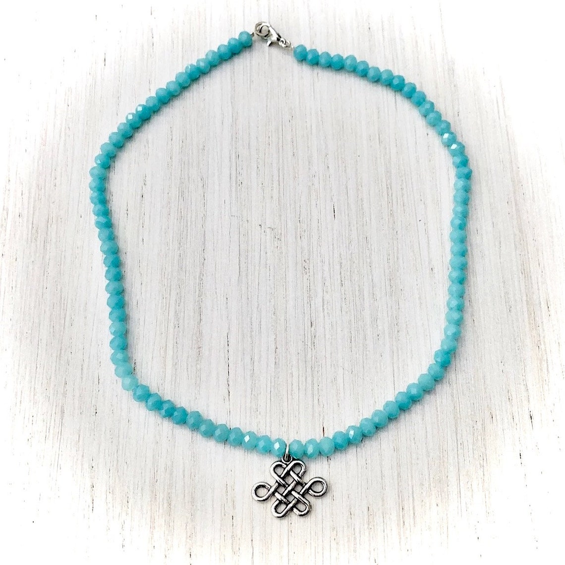 Natural Gems Collier avec perles rondes à facettes en