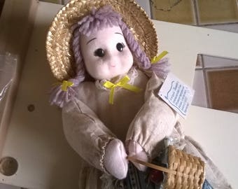 534) doll Provencal storage