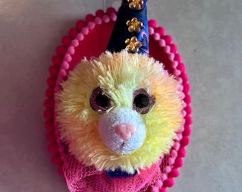 Faux Taxidermy Stuffed Pink Kitty Cat Clown Head