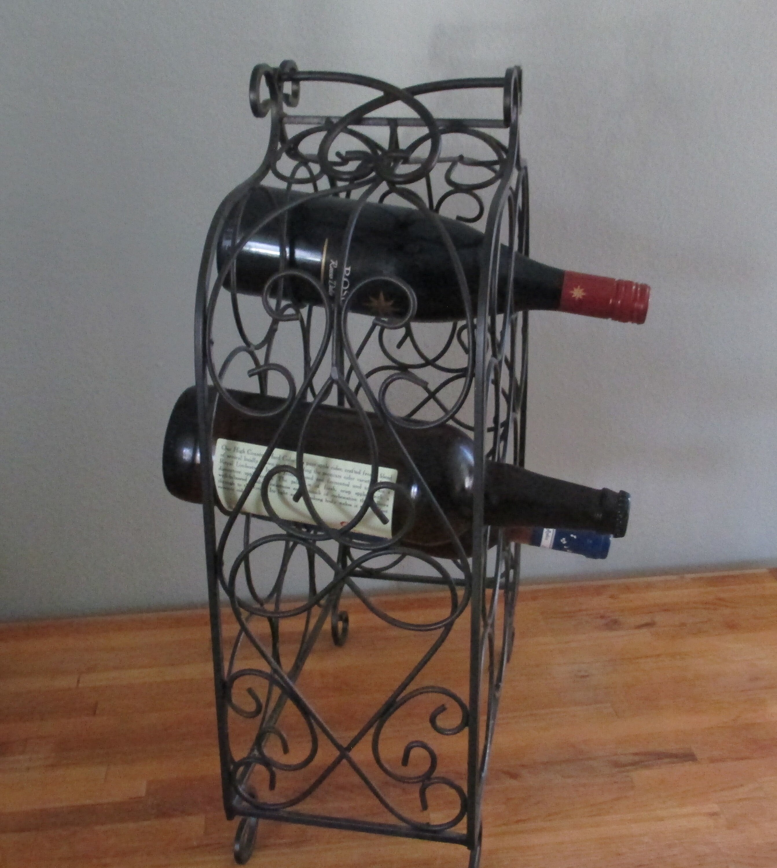 10 bottle metal wine rack