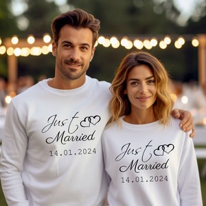 Just Married Sweatshirt, Personalized Wedding Sweatshirt, Original Wedding Gift, Just Married Hooded Sweater, couple sweatshirt