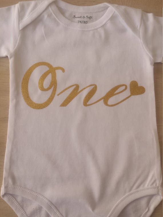 1 Year Of Being A Legend T-Shirt Tee Gift First 1st Birthday Bday