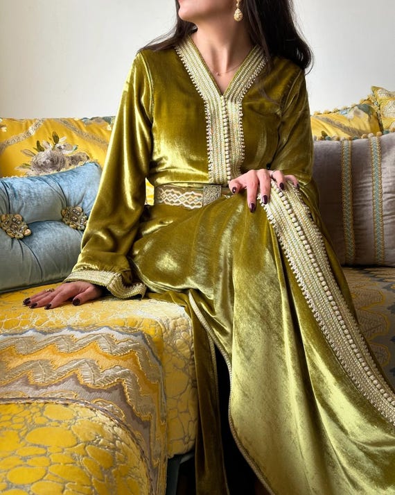 Bespoke Moroccan Kaftan Wedding Dress – Luxury Custom Takchita
