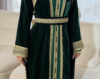 Emerald Green Velvet Moroccan Caftan with Gold Sfifa – Handmade Luxury Moroccan Kaftan Dress with Belt – Traditional Velvet Caftan Takchita