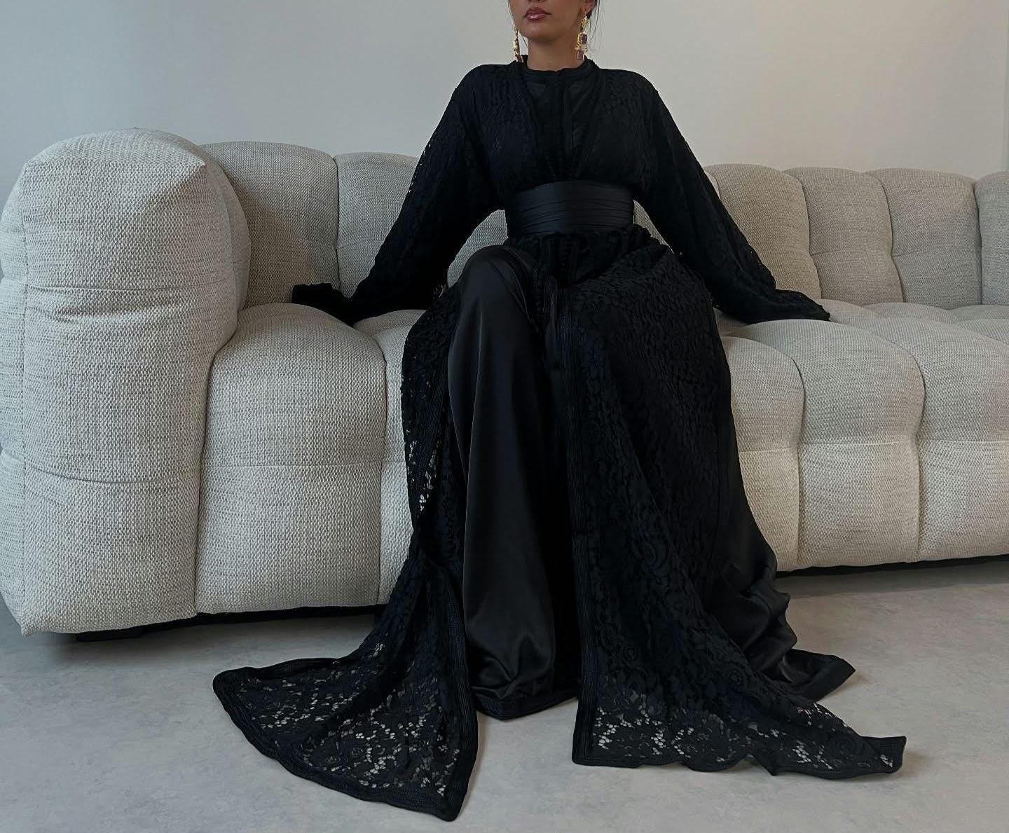 Elegant Black Moroccan Takchita – Lace & Satin Handmade Caftan – Evening Kaftan for Engagement or Wedding Guest – Modest Arabic Dress