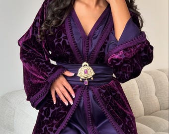 Violetter marokkanischer Samt-Takchita – Handgemachter Kaftan für Braut oder Gäste – Verlobungs- oder Eid-Kleid – Luxuriöses, schlichtes Kleid – Nikkah-Kaftan-Kleid
