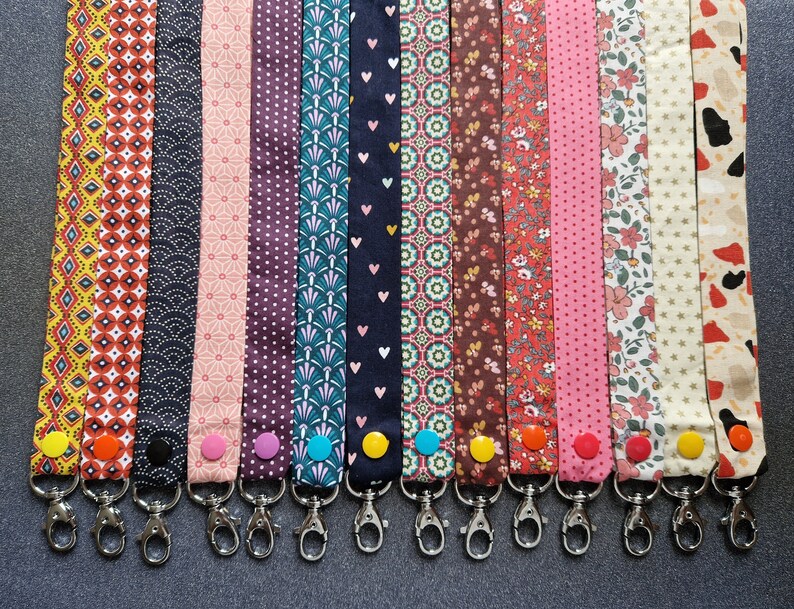 Tour de cou, porte clés, porte badge pour infirmière, aide soignante ou