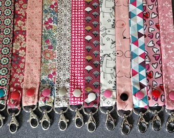 Porte badge tour de cou porte clés infirmière aide soignante institutrice kinésithérapeute médecin animateur colorés