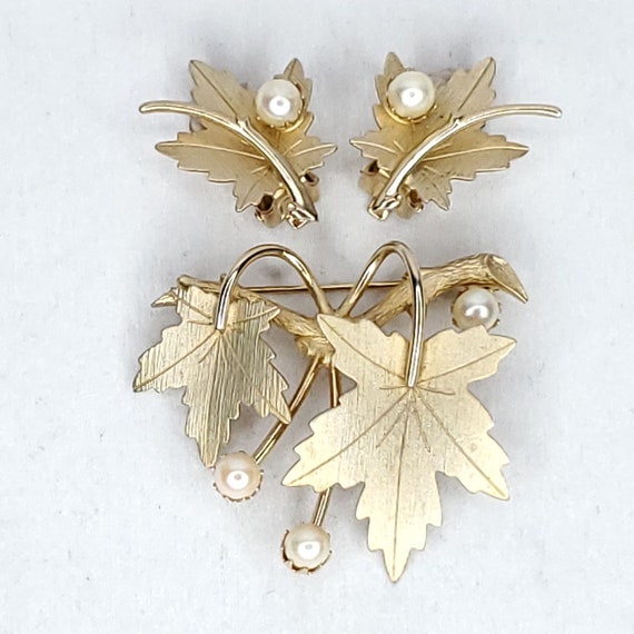 Vintage Sarah Coventry Maple Leaf Faux Pearl Earr… - image 5