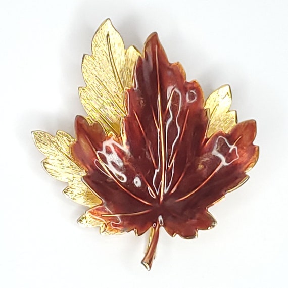 Vintage Maple Leaf Autumn Fall Brooch Goldtone Rus