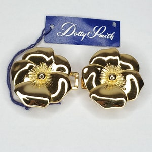 NEW Vintage Dotty Smith Flower Belt Buckle Floral Goldtone Metal image 1