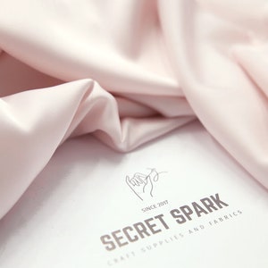 Biscuit Blush tela satinada de seda cortada a medida, seda suave para vestidos, material de seda rosa pálido premium Icon para coser imagen 2