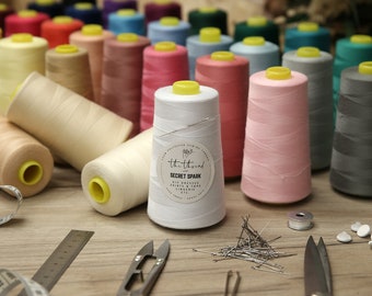 32 FARBEN 4000 Yards Nähgarn Serger Nähmaschinengarn Polyestergarnspulen Overlock-Kegelgarn für Allzweck-Quiltfaden