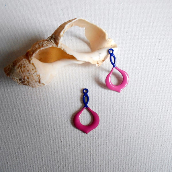 2 pendentifs émaillés charms 25x14 mm rose et bleu marine 2 faces