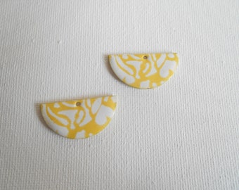 x2 sequins  émaillés demi lune 30 mm blanc et jaune 2 faces