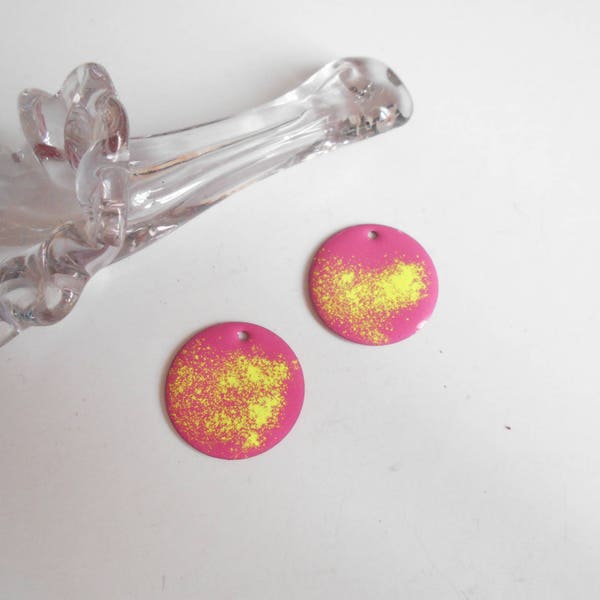 x2 sequins  émaillés rose moucheté jaune fluo