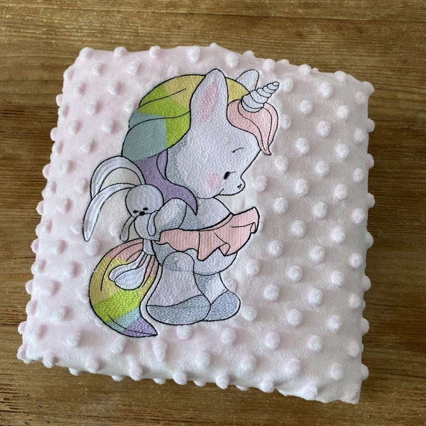 couverture bébé, plaid bébé brodé licorne, idée cadeau nourrisson