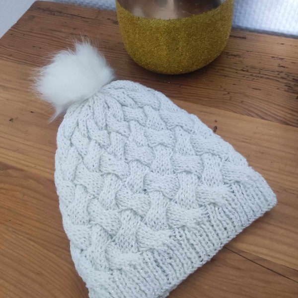 bonnet en laine avec pompon, bonnet torsadé, bonnet chaud, bonnet blanc et argenté, pompon fourrure, bonnet fait main, bonnet français