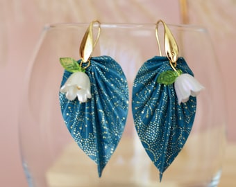 pretty pair of Japanese style earrings with its pretty origami leaf and its little flower
