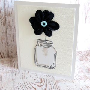 carte fleur tissu et bouton recyclés. Carte toute occasion : anniversaire, fête, remerciements... Fait main.