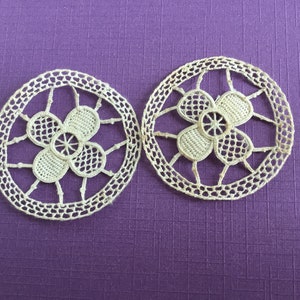 Diameter 4.8, set of 2 round Venice lace, for inlay, handmade