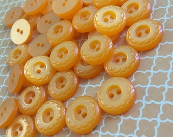 36 boutons  14mm,  jaune-orange , vintage 70-80