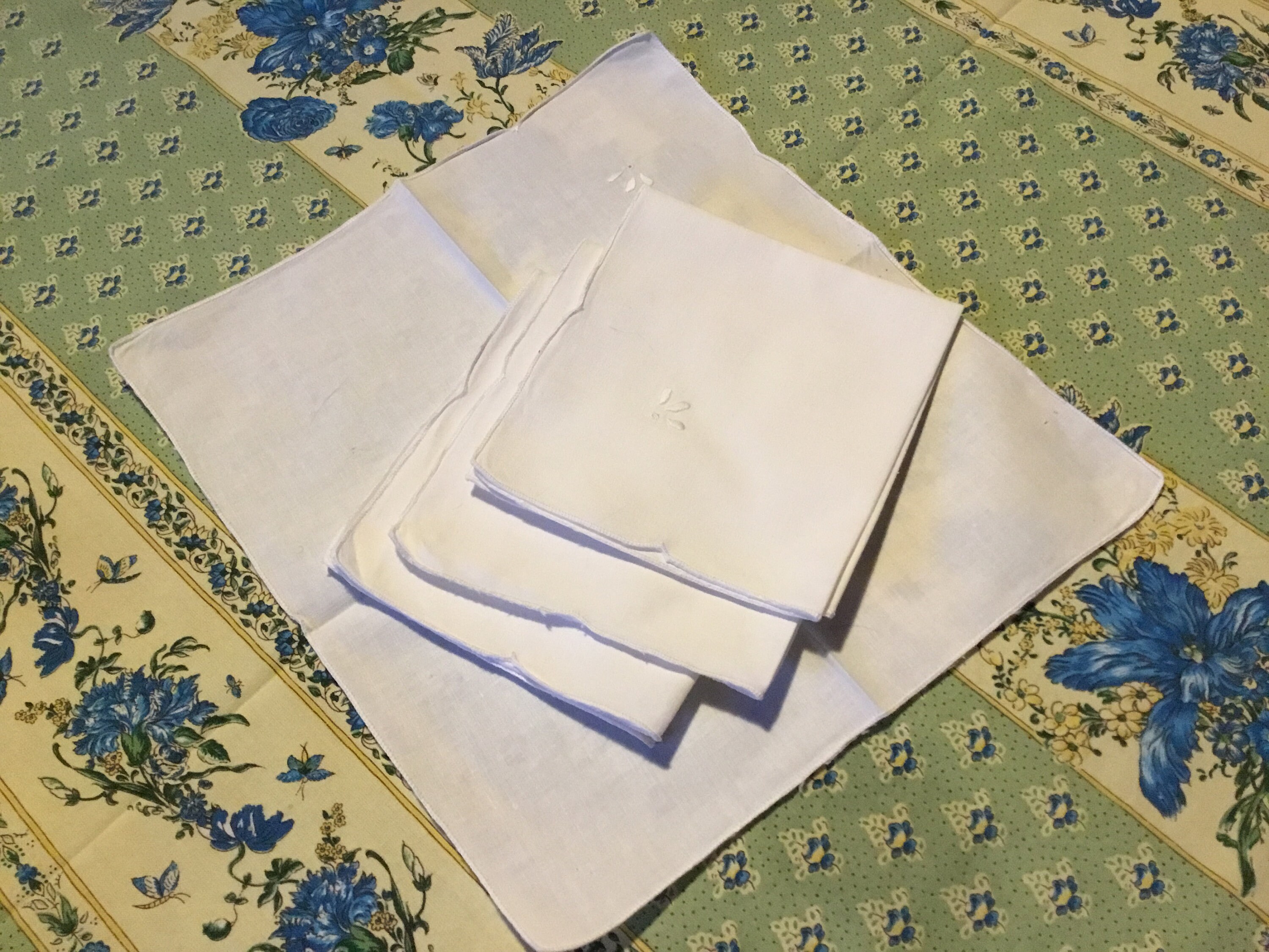 Lot 4 Serviettes à Thé Brodees