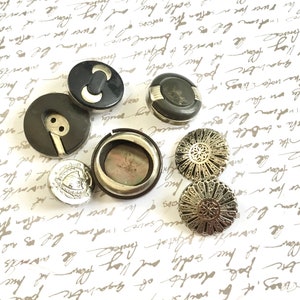 18 to 28mm, Set of vintage silver-colored buttons