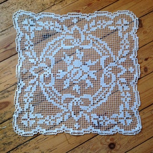 Placemat 43x43cm, net, vintage, good condition.