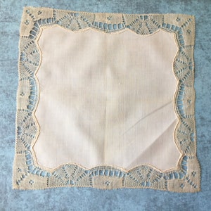 altes Klöppelspitzentäschchen, Typ Brügge, 22x22cm