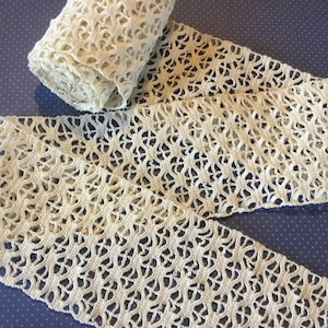 Coupon d'une dentelle entre deux crochet 2M35 x 7cm