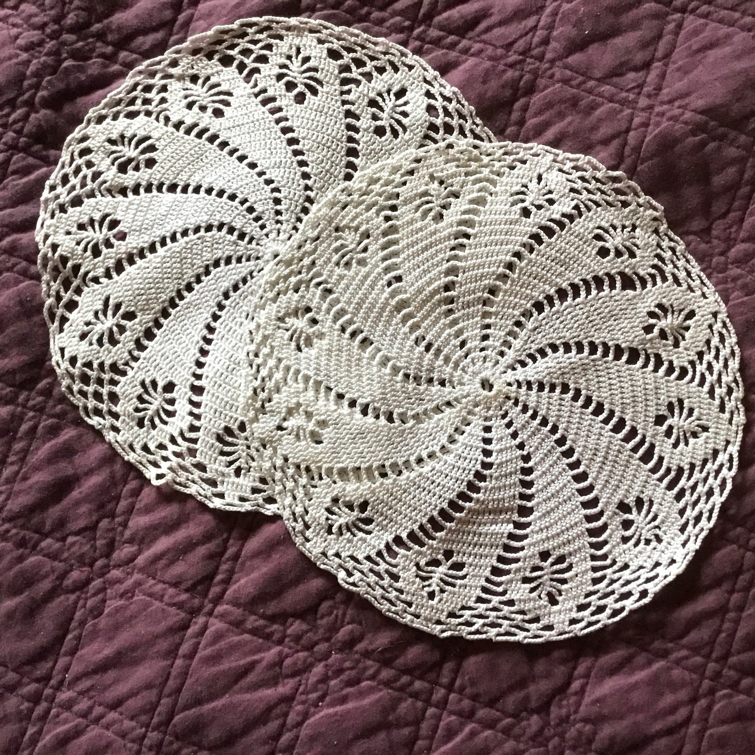 24cms, Lotde 2 Napperons Vintage Crochet