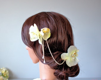 Peine de flores, orquídeas blancas, lirio de los valles, accesorios para el cabello de boda, boda blanca, peine de flores nupcial, tocado