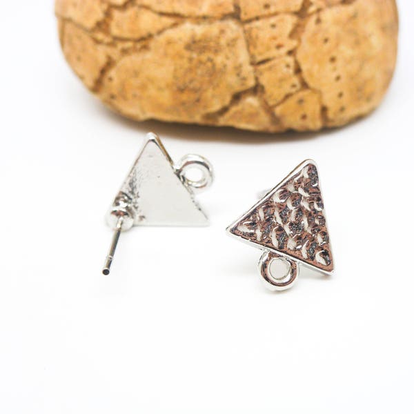 Paire de boucles d'oreilles puces forme triangle géométrique 13*11mm - support avec boucle - argent mat (8SBO13)