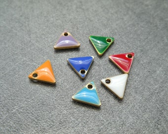 6 Sequins émaillés triangle 8*7mm - base en cuivre doré