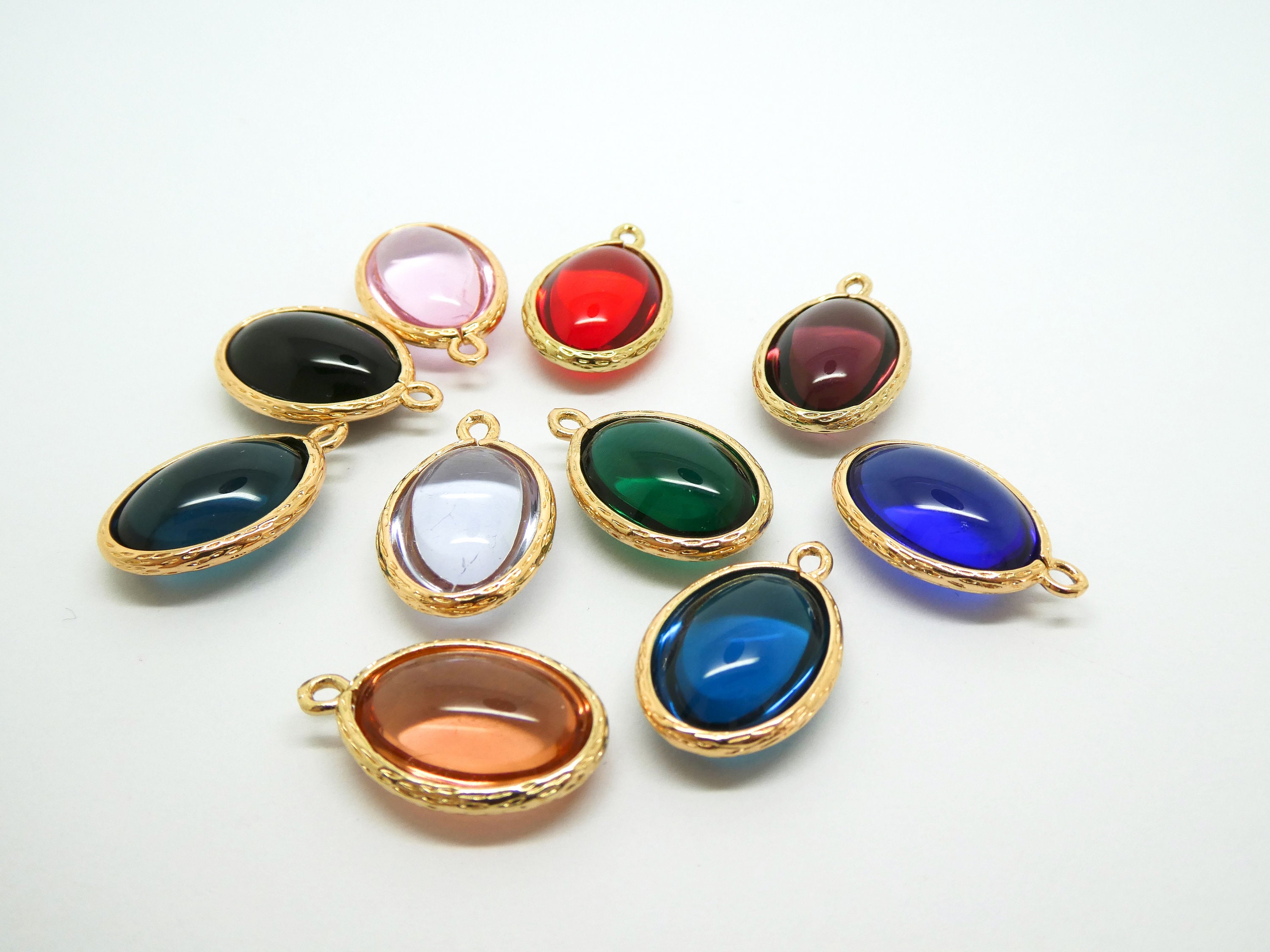 Pendentif Vintage En Métal Et Verre Coloré - Forme Feuille Dorée - Bijou Ancien Et Charmant